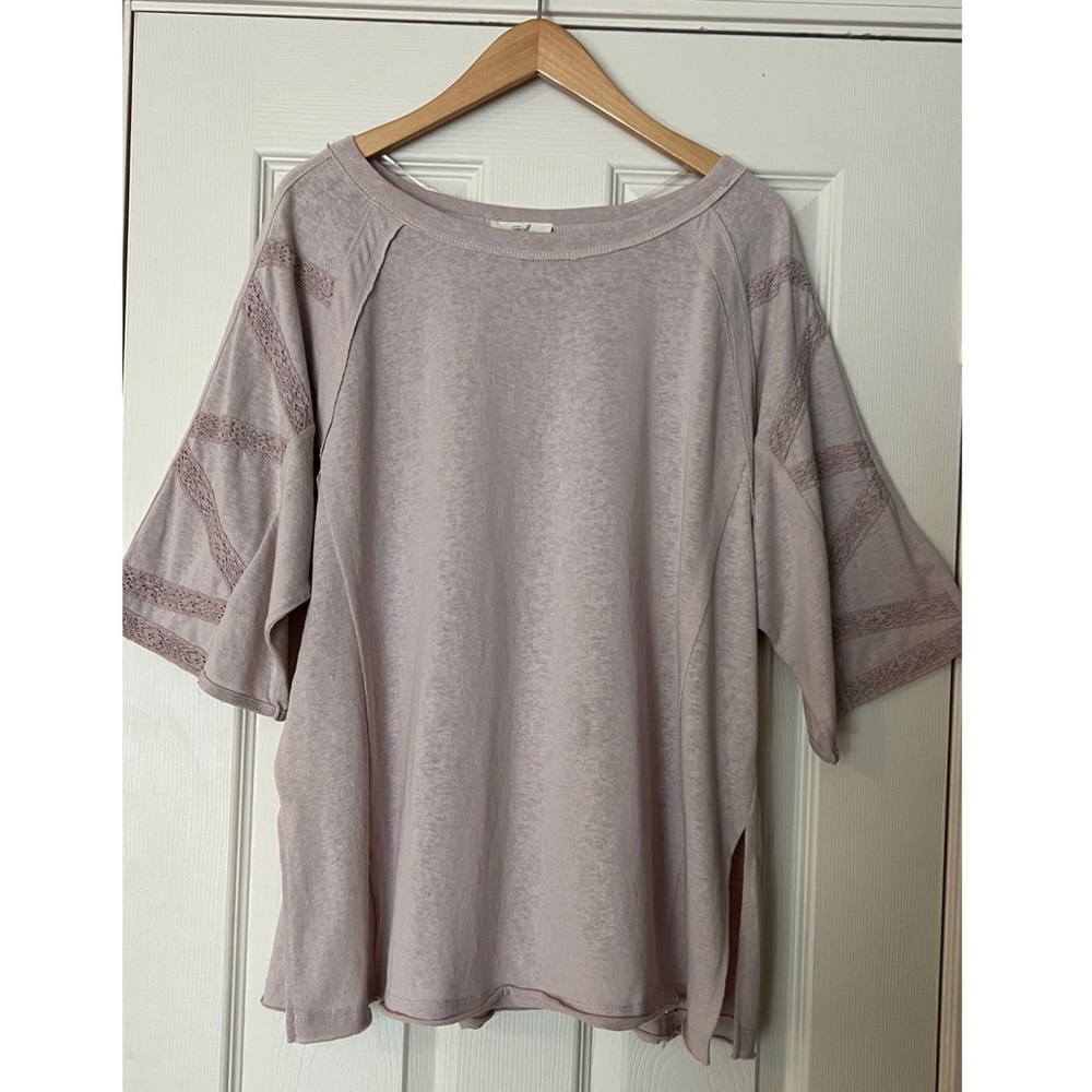 Easel oversized top Sz LG - light Mauve color